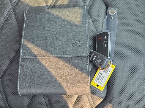 Certified 2024 Volkswagen Atlas SE AWD/4WD image 3