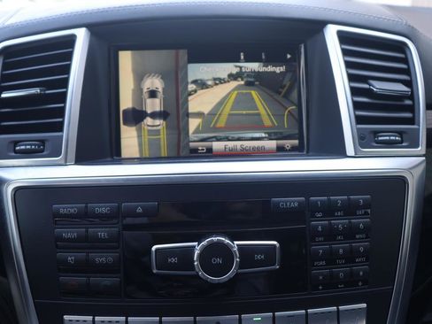 Used 2015 Mercedes-Benz GL 63 AMG 4MATIC image 36