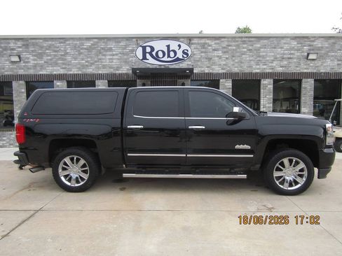 Used 2018 Chevrolet Silverado 1500 High Country AWD/4WD image 2