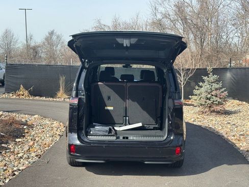 New 2025 Volkswagen ID. Buzz Pro S image 18