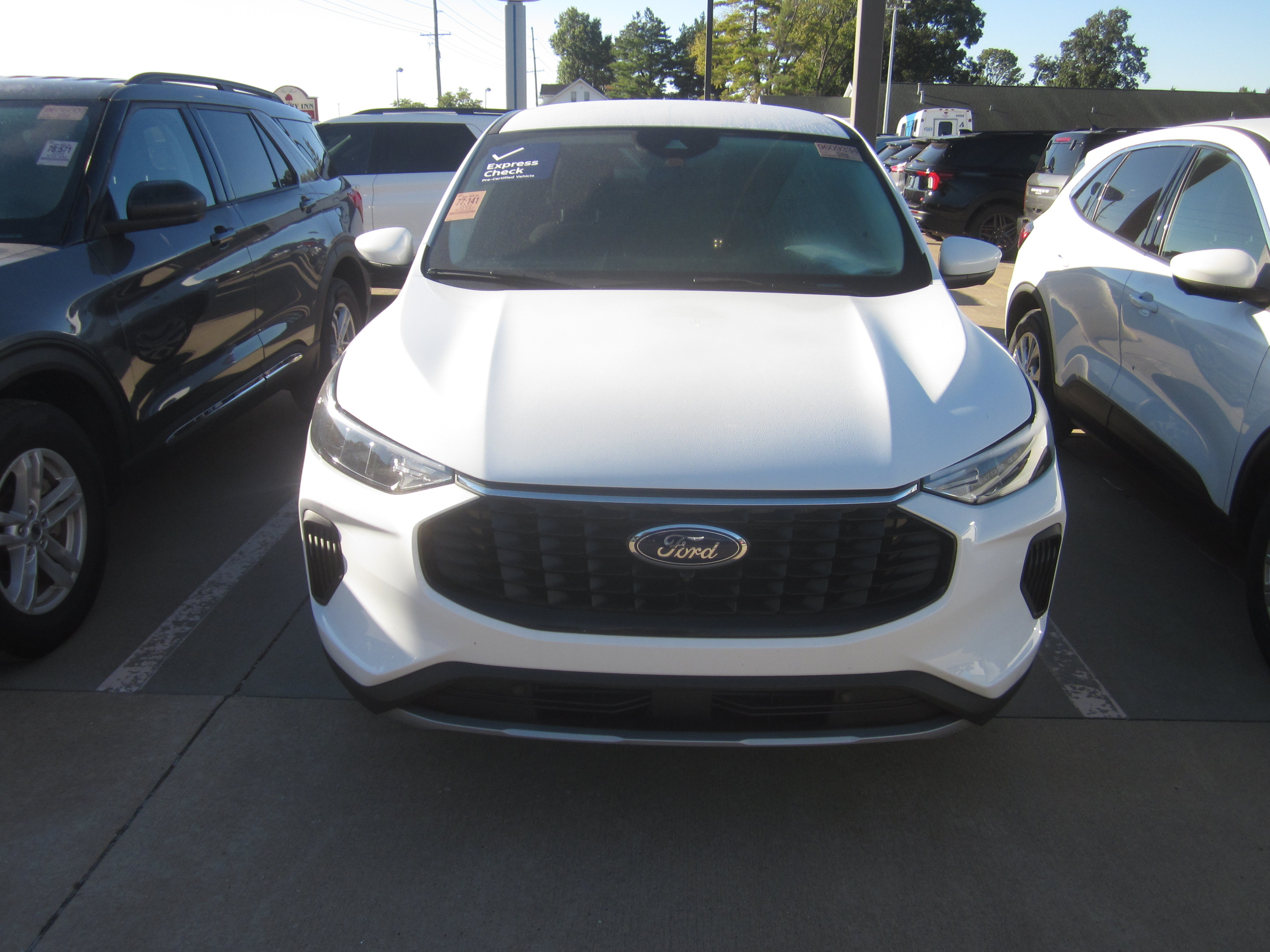 Used 2023 Ford Escape Active w/ Tech Pack #2 FWD image 2