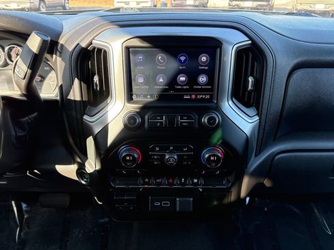 Used 2021 Chevrolet Silverado 1500 LT w/ Bed Protection Package AWD/4WD image 24