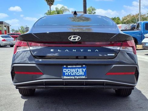 New 2026 Hyundai Elantra Hybrid FWD image 5
