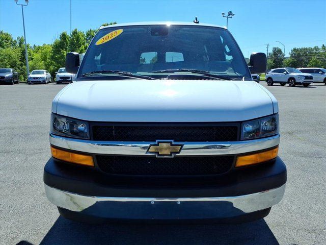 Used 2025 Chevrolet Express 3500 LT w/ LT Preferred Equipment Group RWD image 8