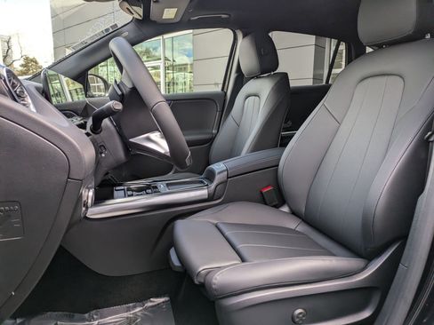 New 2025 Mercedes-Benz GLA 250 4MATIC image 13