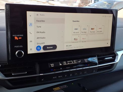 Certified 2025 Toyota Sienna XLE image 18