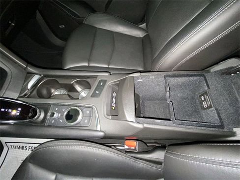 Used 2021 Cadillac XT6 Premium Luxury image 21