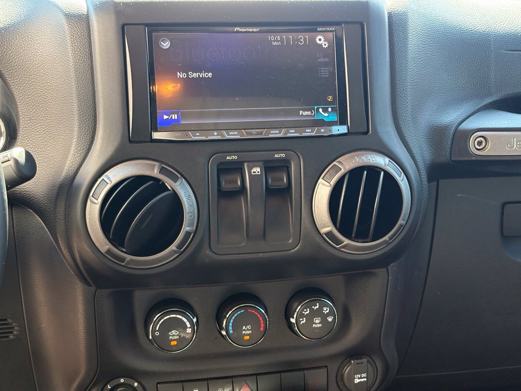 Used 2015 Jeep Wrangler Sport w/ Quick Order Package 24S AWD/4WD image 12