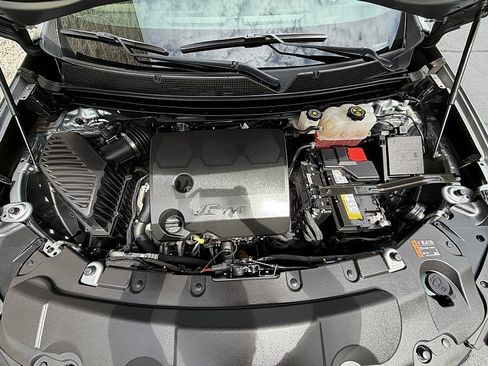 Used 2023 Chevrolet Traverse LT FWD image 32
