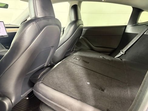 Used 2023 Tesla Model Y Long Range image 31