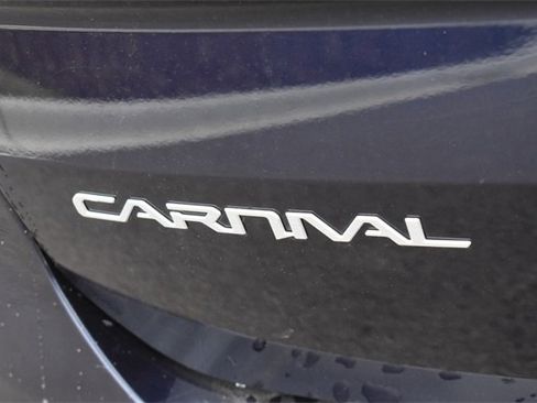 Certified 2023 Kia Carnival LX image 15