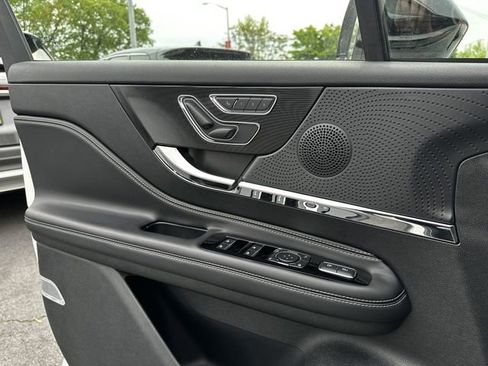 Certified 2024 Lincoln Corsair AWD image 31