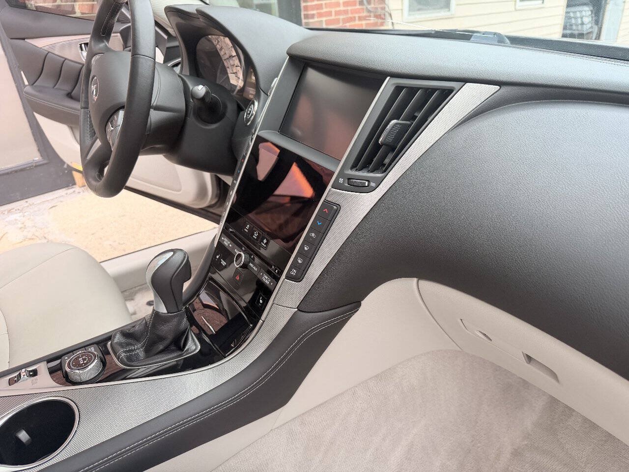 Used 2015 INFINITI Q50 Premium w/ Navigation Package AWD/4WD image 17