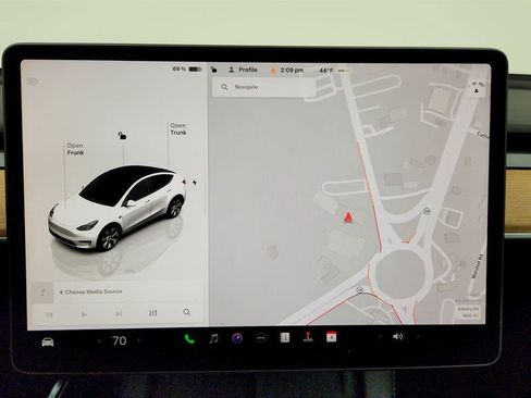 Used 2024 Tesla Model Y Long Range image 23