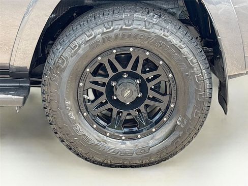 Used 2018 Toyota 4Runner SR5 Premium AWD/4WD image 32