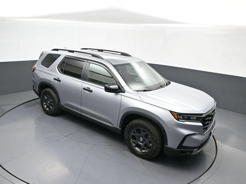 Used 2024 Honda Pilot TrailSport image 37