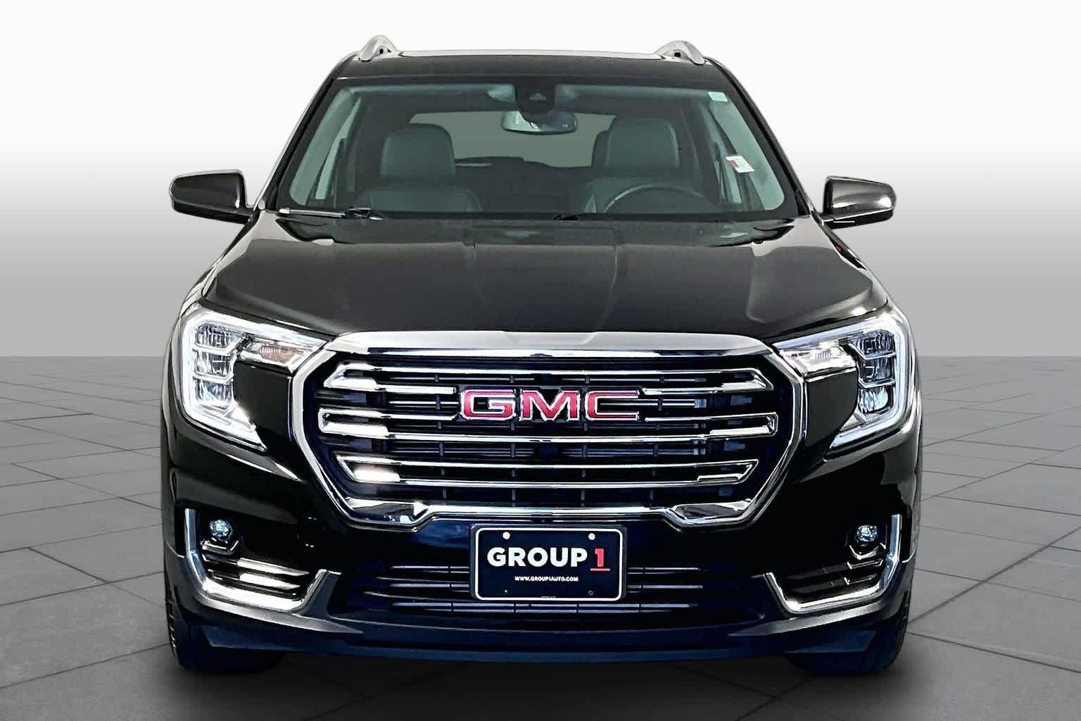 Used 2024 GMC Terrain SLT AWD/4WD image 4