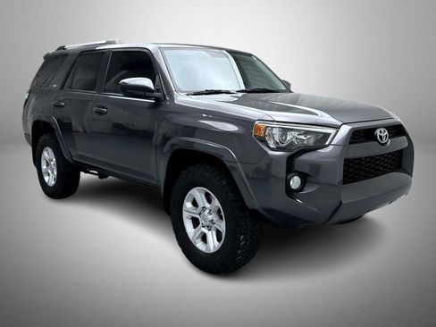 Used 2019 Toyota 4Runner SR5 image 3