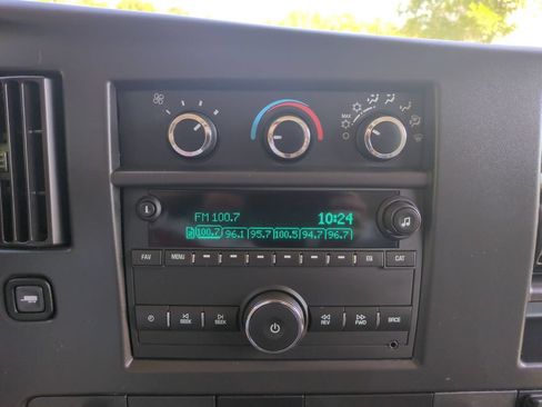 Used 2025 Chevrolet Express 3500 w/ Power Convenience Package RWD image 21
