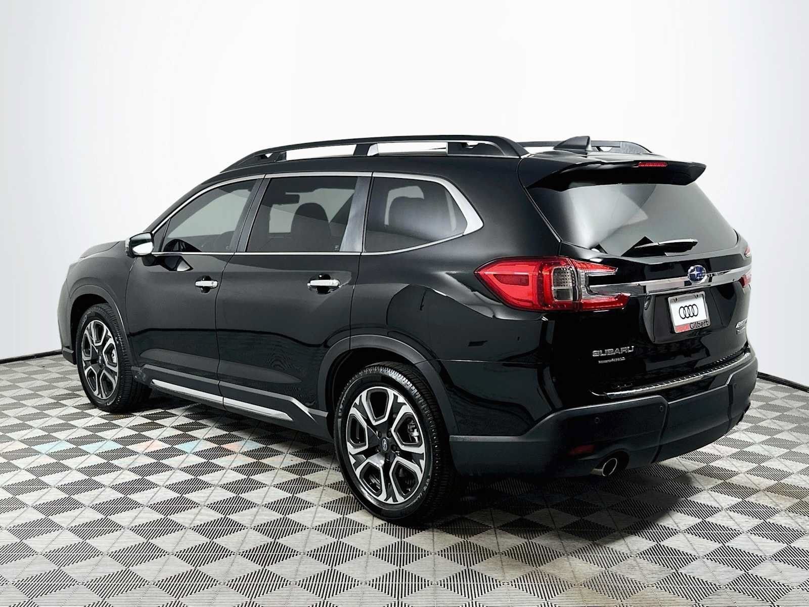 Used 2023 Subaru Ascent Touring AWD/4WD image 5
