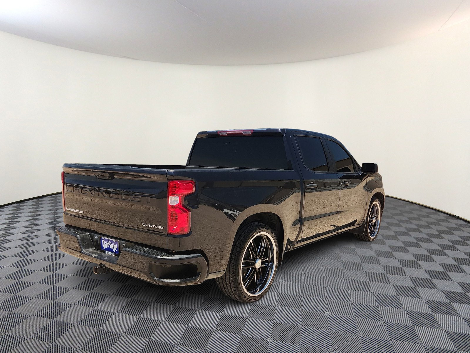 Used 2023 Chevrolet Silverado 1500 Custom RWD image 4