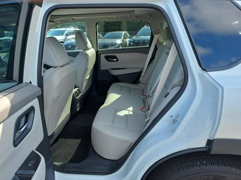 Certified 2023 Nissan Rogue SV w/ SV Premium B Package AWD/4WD image 13