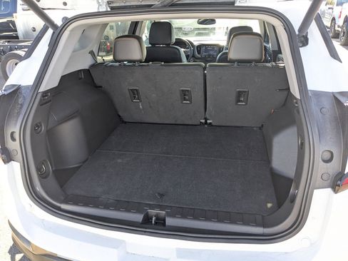 Used 2023 GMC Terrain AT4 image 28