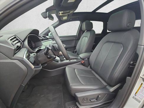 Used 2025 Audi Q3 2.0T Premium AWD/4WD image 16