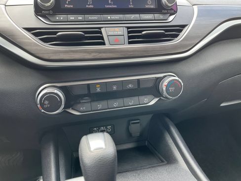 Used 2025 Nissan Altima 2.5 SV FWD image 22
