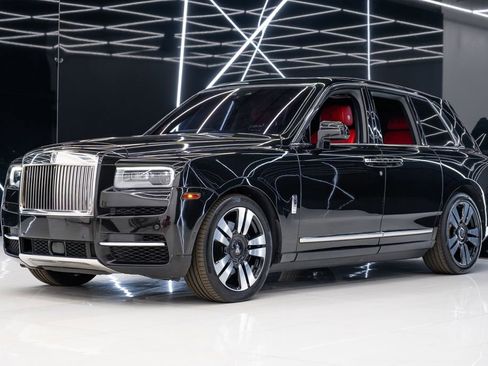 Used 2019 Rolls-Royce Cullinan AWD/4WD image 3