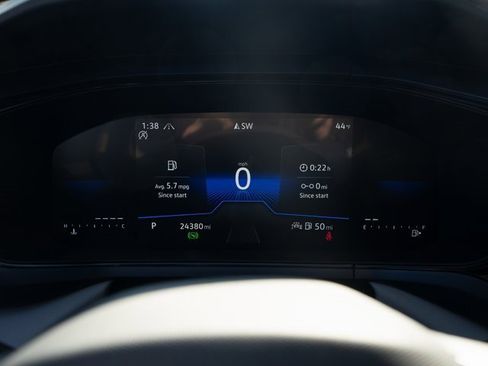 Used 2024 Volkswagen Taos SE image 24