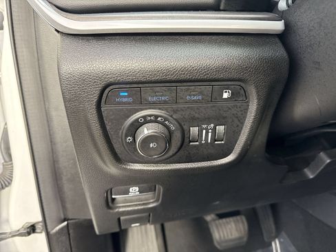 Used 2024 Jeep Grand Cherokee Limited 4xe AWD/4WD image 14