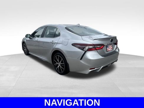 Used 2024 Toyota Camry SE image 6