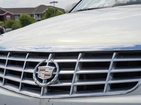 Used 2007 Cadillac DTS Luxury I w/ Trunk Convenience Package FWD image 11