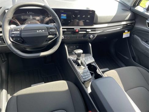 New 2026 Kia Sportage LX image 2