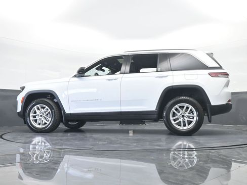 Used 2025 Jeep Grand Cherokee Laredo X RWD image 53