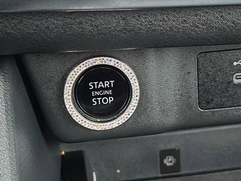 Used 2024 Nissan Rogue SL w/ SL Premium Package image 30