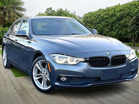 Used 2018 BMW 320i xDrive Sedan image 11