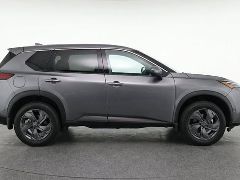 Used 2025 Nissan Rogue SV AWD/4WD image 11