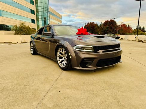 Used 2017 Dodge Charger R/T w/ Driver Confidence Group image 21