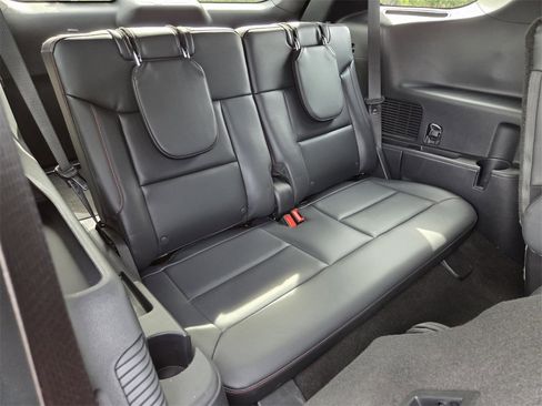 Used 2025 Ford Explorer ST-Line w/ Premium Package image 28