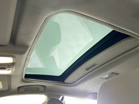 Used 2011 Nissan Rogue SV w/ Premium Pkg image 27