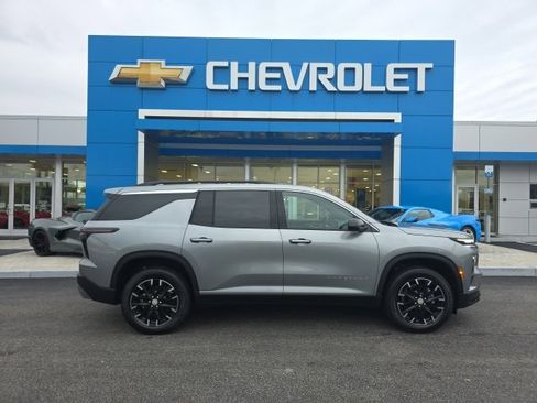 New 2026 Chevrolet Traverse LT w/ Enhanced Driving Package image 3