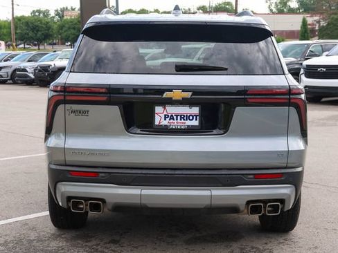 Used 2024 Chevrolet Traverse LT FWD image 4