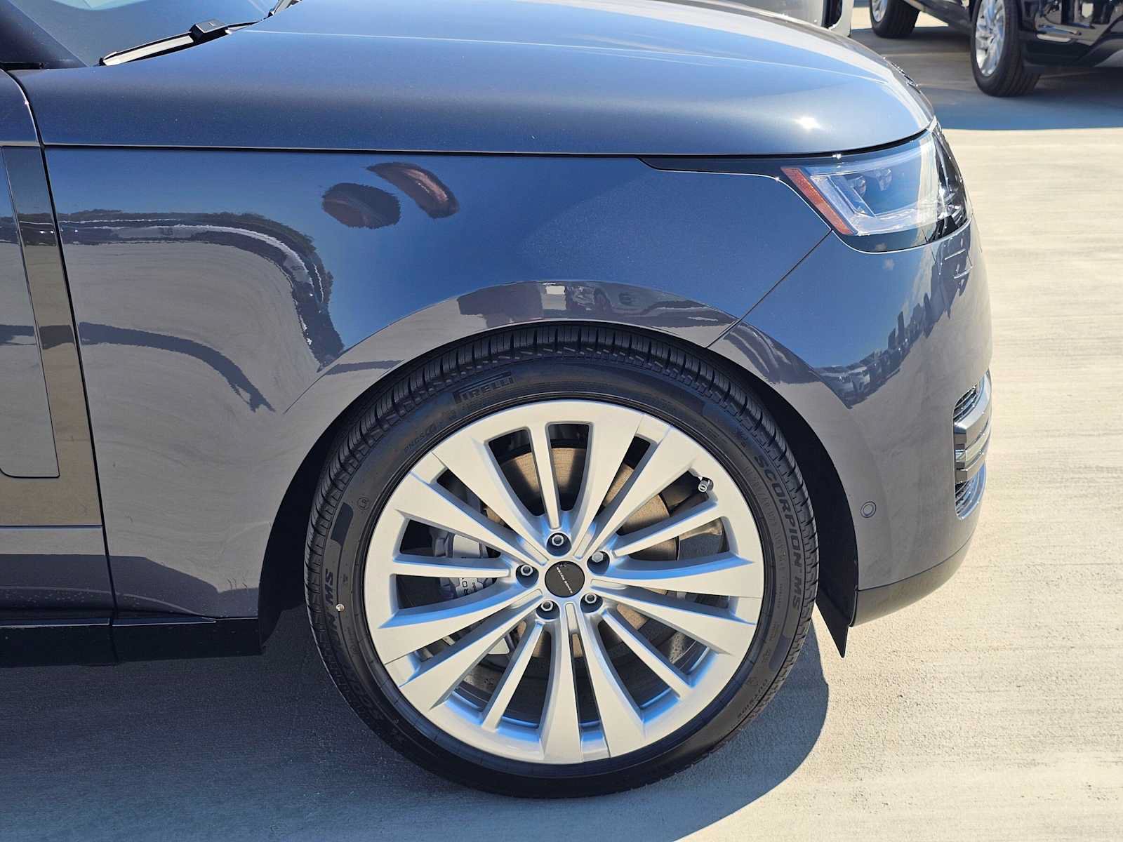 New 2026 Land Rover Range Rover SE AWD/4WD image 9