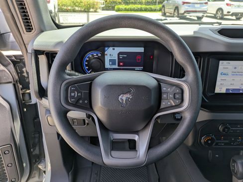 Used 2023 Ford Bronco 2-Door AWD/4WD image 16