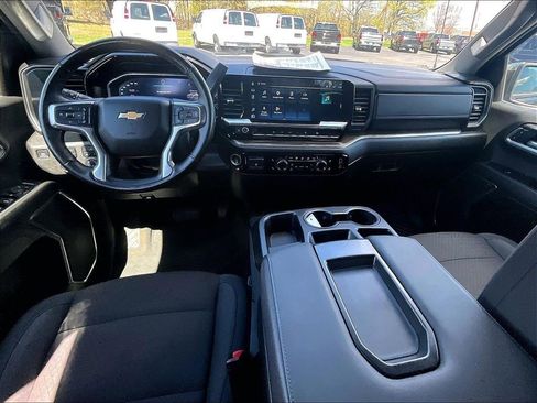 Used 2025 Chevrolet Silverado 1500 LT AWD/4WD image 19