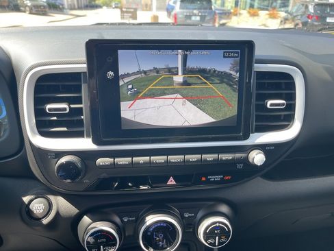 New 2025 Hyundai Venue Limited image 21
