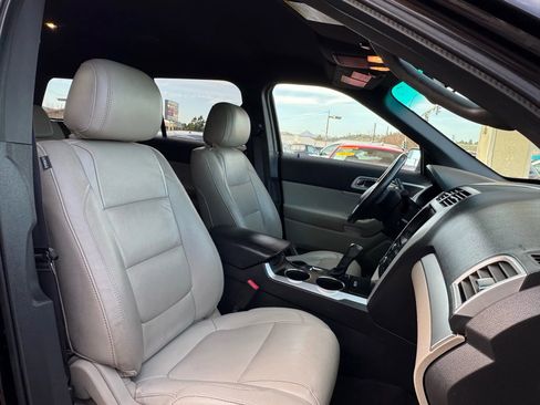 Used 2013 Ford Explorer XLT image 14