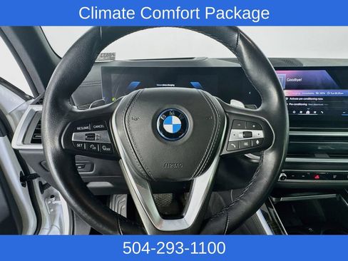 Used 2025 BMW X5 xDrive50e AWD/4WD image 13